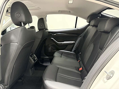Skoda Octavia 1.4 л 2022 г. Белый, пробег 29000 км