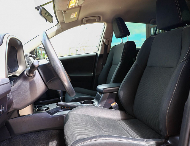 Toyota RAV4 белый 2014