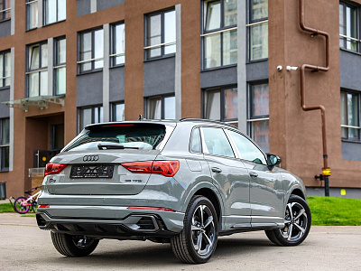 Audi Q3 серый 2026