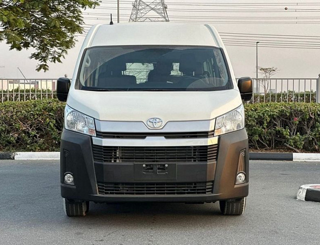 Toyota Hiace 3.5 л 2026 г. Белый