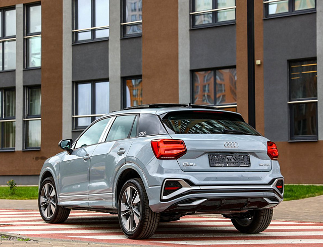 Audi Q2 серый 2025