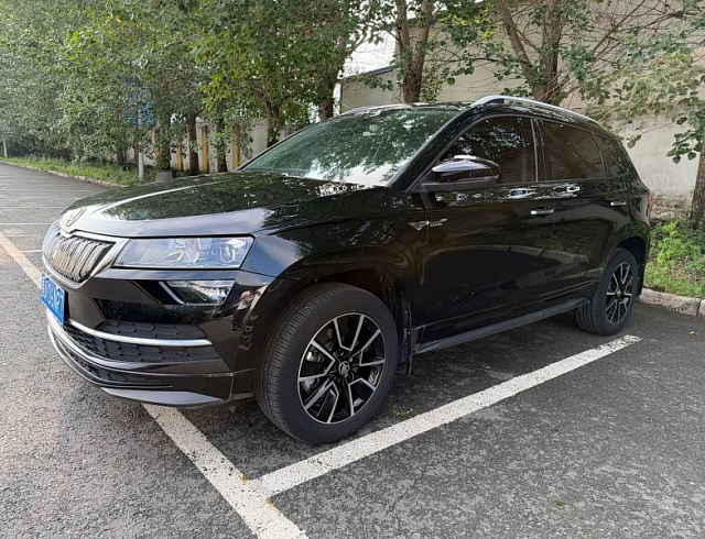 Skoda Karoq 1.4 л 2023 г. Чёрный, пробег 32000 км