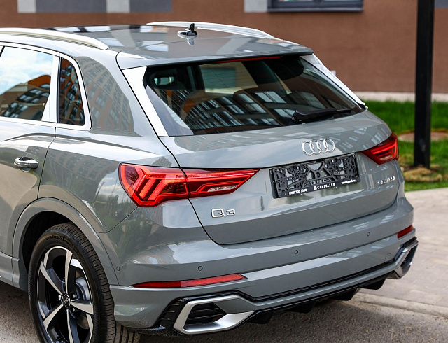 Audi Q3 серый 2026