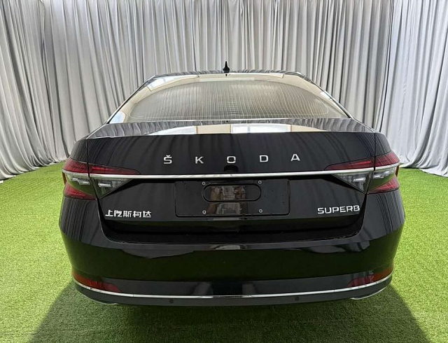 Skoda Superb 1.4 л 2023 г. Чёрный, пробег 19000 км