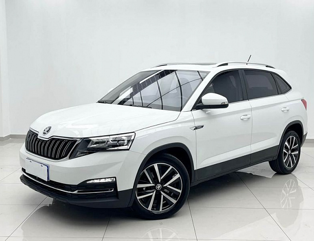 Skoda Kamiq 1.5 л 2023 г. Белый, пробег 18000 км