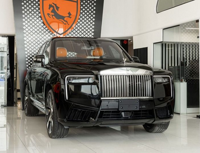 Rolls Royce Cullinan 6.8 л 2026 г. Чёрный