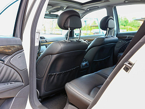 Mercedes-Benz E-Класс белый 2005
