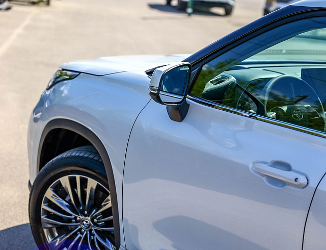 Toyota Highlander белый 2026