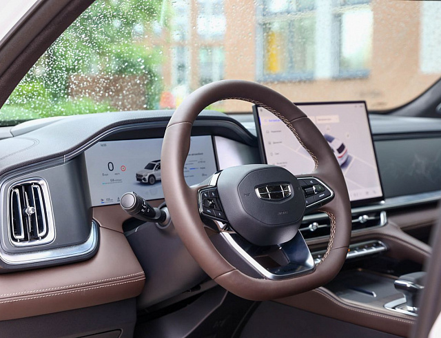 Geely Monjaro белый 2026
