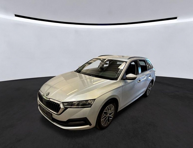 Skoda Octavia 2023 г. Серебристый, пробег 57000 км