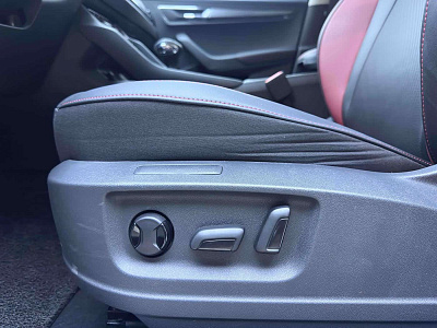 Skoda Karoq 1.4 л 2026 г. Белый, пробег 100 км