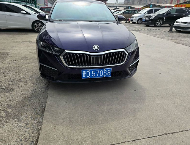 Skoda Octavia 1.4 л 2022 г. Голубой, пробег 38300 км