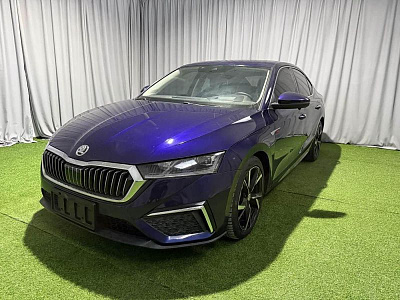 Skoda Octavia 1.4 л 2022 г. Голубой, пробег 30000 км