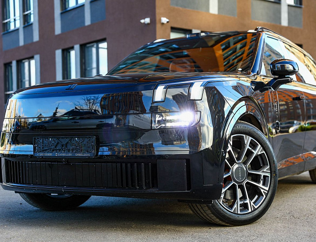 Lynk & Co 900 черный 2025