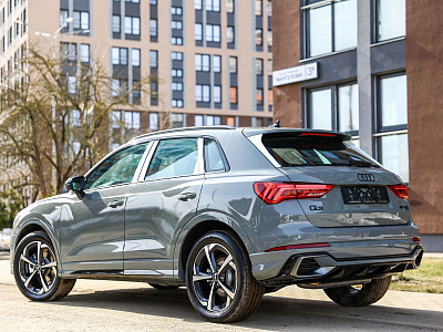 Audi Q3 серый 2025