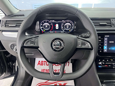 Skoda Superb 1.4 л 2024 г. Чёрный, пробег 17000 км