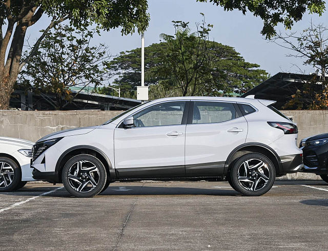 Nissan Quasqai 2.0 XV+ Leading