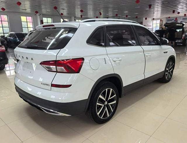 Skoda Kamiq 1.5 л 2023 г. Белый, пробег 16000 км
