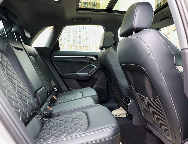 Audi Q3 серый 2026
