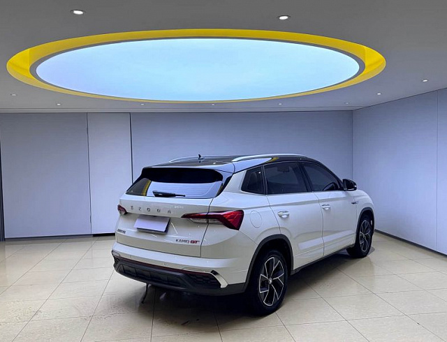 Skoda Kamiq 1.5 л 2023 г. Белый, пробег 9000 км