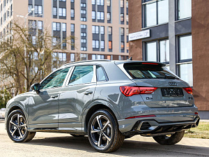 Audi Q3 серый 2026