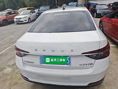 Skoda Superb 1.4 л 2024 г. Белый, пробег 45300 км