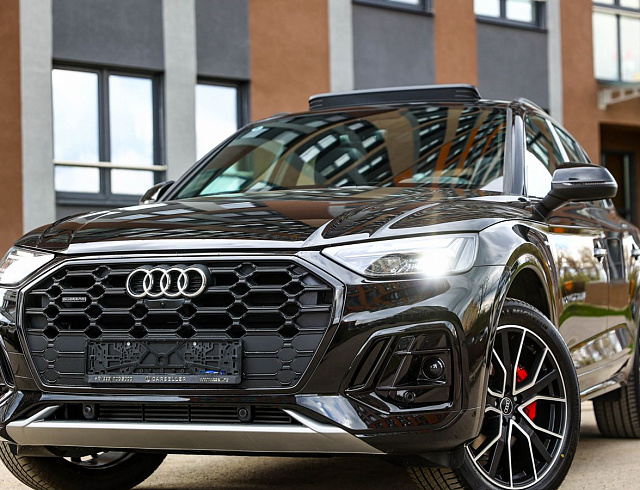 Audi Q5 черный 2026