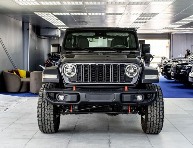 Jeep Wrangler 2.0 л 2024 г. Серый