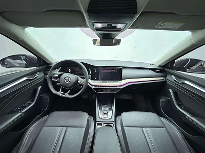 Skoda Octavia 1.4 л 2022 г. Серебристо-серый, пробег 44000 км