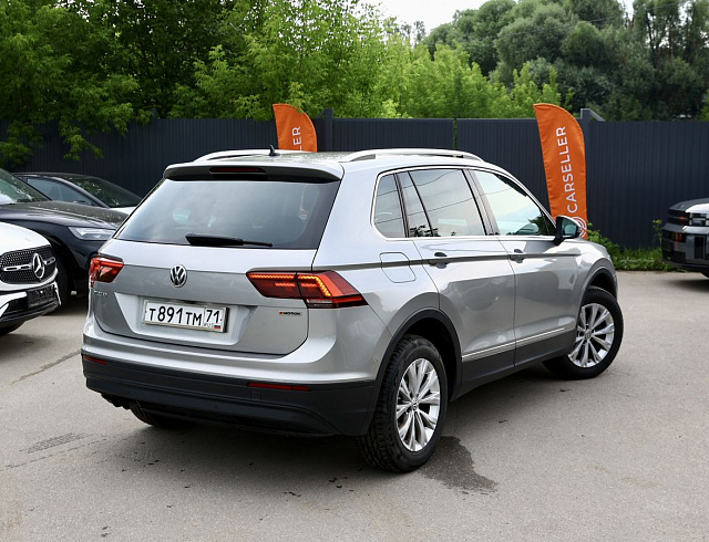 Volkswagen Tiguan серебро 2018