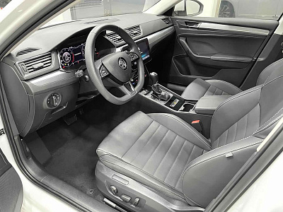 Skoda Superb 1.4 л 2022 г. Белый, пробег 27100 км