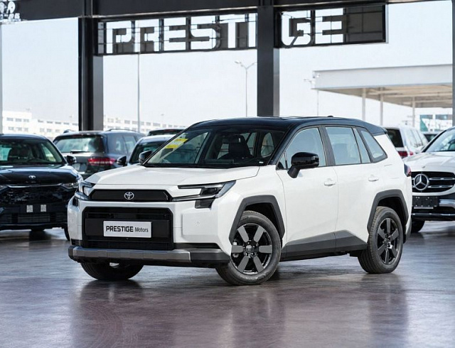 Toyota RAV4 2.0 л 2026 г. Белый
