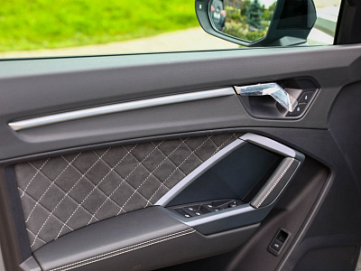 Audi Q3 серый 2026