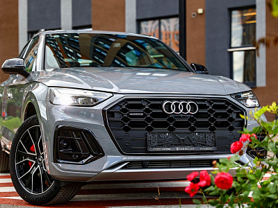 Audi Q5 серый 2026