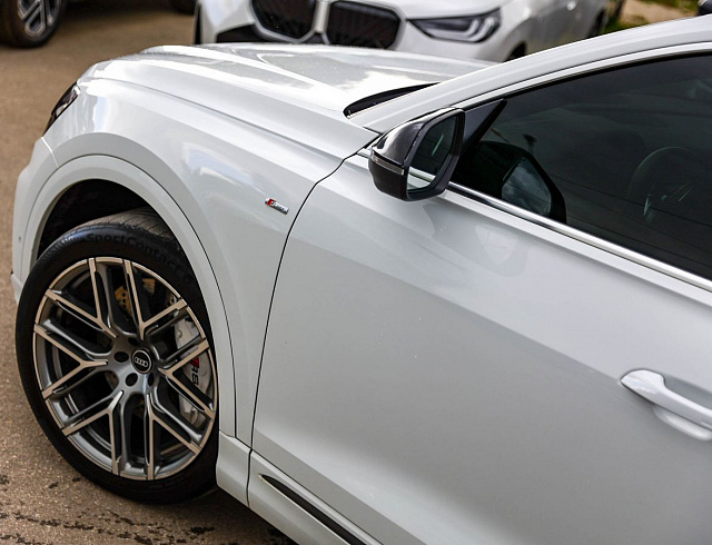 Audi Q8 белый 2018