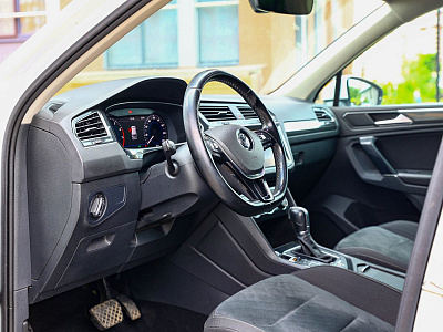 Volkswagen Tiguan белый 2018