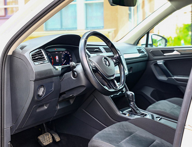 Volkswagen Tiguan белый 2018