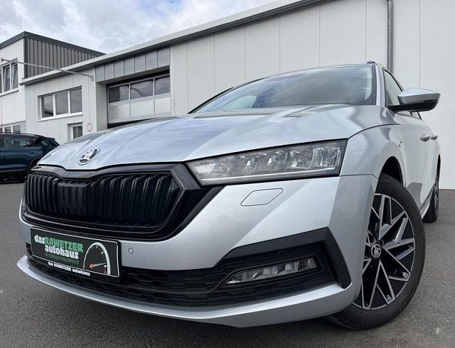 Skoda Octavia 2022 г. Серый, пробег 35420 км