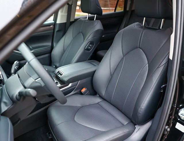 Toyota Highlander черный 2026