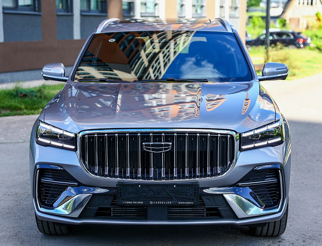 Geely Monjaro серый 2026