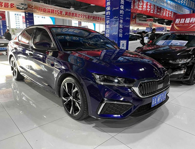 Skoda Octavia 1.4 л 2021 г. Чёрный, пробег 50000 км