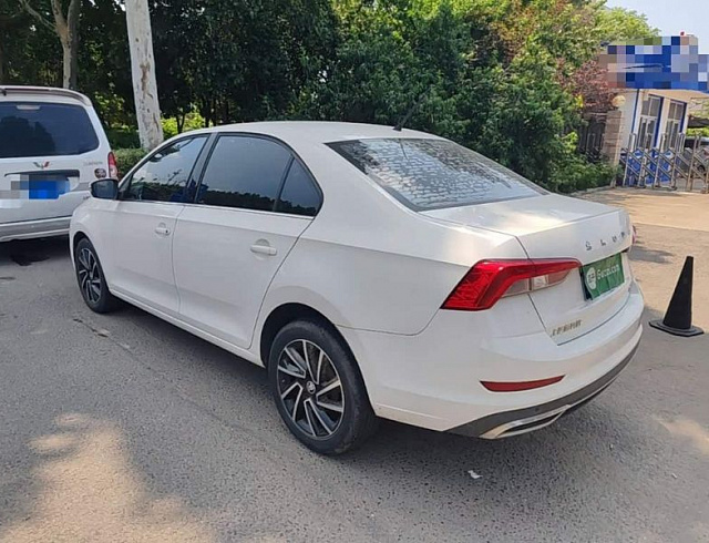 Skoda Rapid 1.5 л 2021 г. Белый, пробег 30299 км