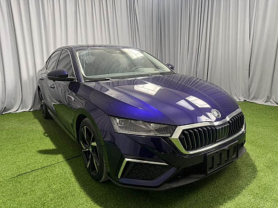 Skoda Octavia 1.4 л 2022 г. Голубой, пробег 30000 км