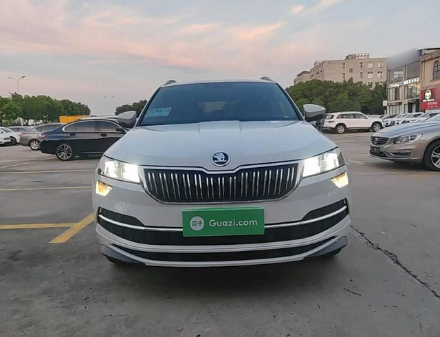 Skoda Karoq 1.4 л 2024 г. Белый, пробег 15000 км