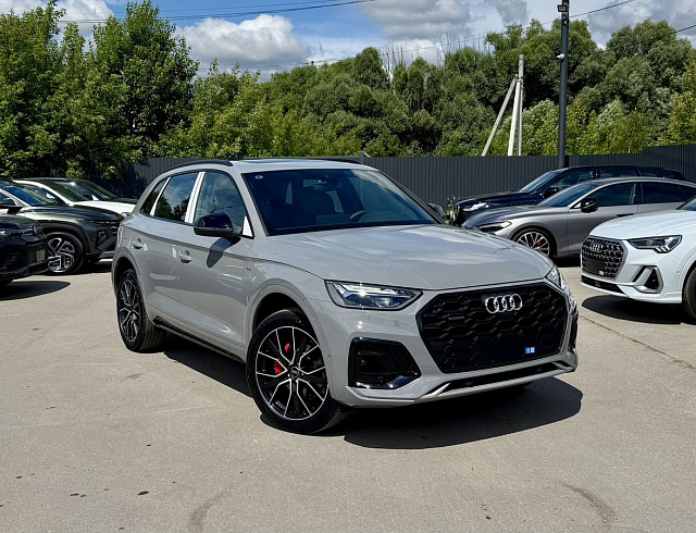 Audi Q5 серый 2026