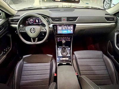 Skoda Superb 1.4 л 2023 г. Чёрный, пробег 22000 км