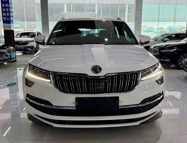 Skoda Karoq 1.4 л 2023 г. Белый, пробег 34000 км