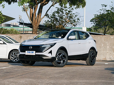 Nissan Quasqai 2.0 XV+ Leading