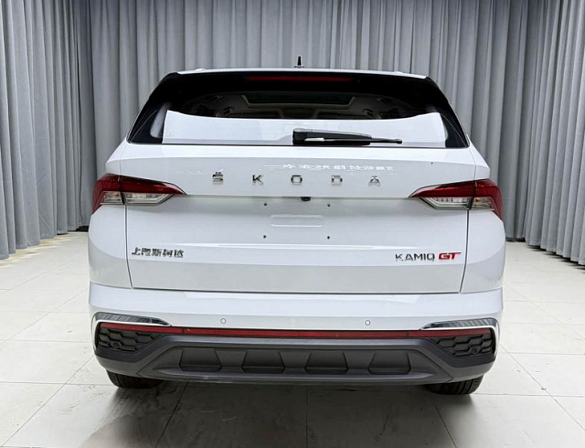 Skoda Kamiq 1.5 л 2023 г. Белый, пробег 18000 км