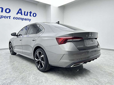 Skoda Octavia 1.4 л 2022 г. Серебристо-серый, пробег 44000 км